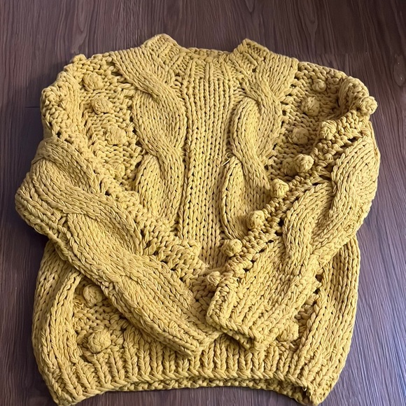 Sweater - Picture 1 of 4